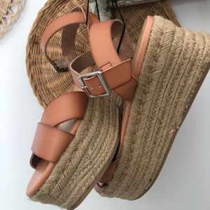 Express platform sandals new cognac
